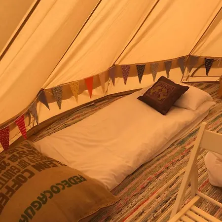Luxury tent Valley View, Bossiney Tea